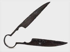 Pinch cutter, small size, pinch cutter scissor cutting tool soil find iron metal, archeology Rotterdam City Triangle Botersloot
