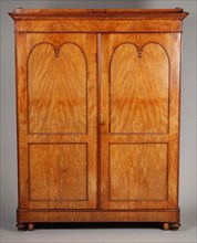 Two-door linen cupplate veneered with mahogany in early historical style, linen cupboard cupboard cupboard furniture interior