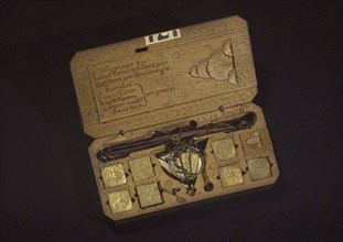 Jacob Drielenburgh, Coin weight box, two slides, weights, balance, coin weight box weight box coin weight weight wood brass iron