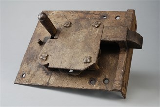 Iron fender lock with rectangular lock plate, one bolt and one curl, door lock padlock lock closing device iron, handforged