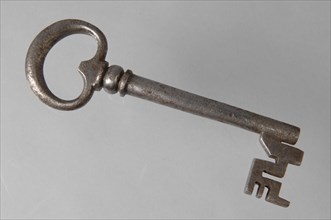 Iron key with heart-shaped eye, solid key handle, collar and cruciform beards in beard, key iron iron, hand forged Key