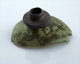 Fragment of green bottle, square, pewter closure, bottle holder soil find glass forest glass tin metal, molded molded Neck