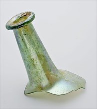 Fragment of shoulders, neck and mouth of stock bottle, storage bottle bottle holder soil find glass h 9,7, free blown and formed
