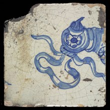 Loose tile from tableau 'Hoop' with image bird of prey with hood, tile picture footage fragment ceramic pottery glaze tin glaze