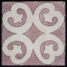F.J. Kleyn, Purple sprinkled tile on white, central decor of four indented identical laterally connected pretzel shapes, wall