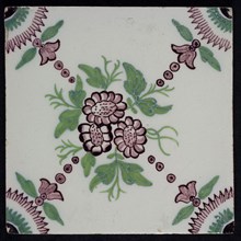 Ornament tile, three little flowers with rounded pages, diagonally to the corners purple dots with flower buds, corner patterned