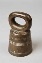 Bronze stool weight with calibrated letter S and weight mark III, handle weight weight bronze, ft, Weight slightly conical