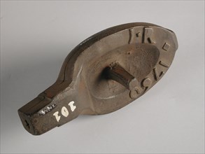 Johannes van Rees of Jacobus Rutten, Two-piece bronze mold for the shovel with wooden handle with initials IR and 1760, mold