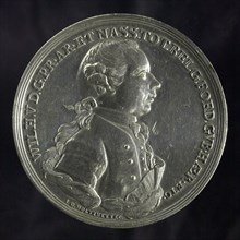 J.G. Holtzhey, Medal at the inauguration of William V as Stadholder, penning footage silver, bust of Willem V to the right