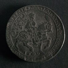 Medal on Maximilian of Austria, medallion medallion lead metal, Maximilian of Austria on horseback in full armor with standard