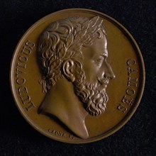 Armand Auguste Caqué (1793 - 1881), Medal on the Portuguese poet L. Camoës, medallion medal bronze, Round bronze medal signature