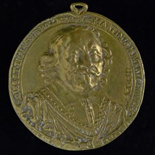 Medal on the death of Maarten Harpertszoon Tromp, death certificate medal image brass, fixed carrying eye), bust omschrift