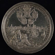 M. Holtzhey, Medal on the founding of the Lutheran Church in Rotterdam, penning footage silver, View of Rotterdam over the Maas