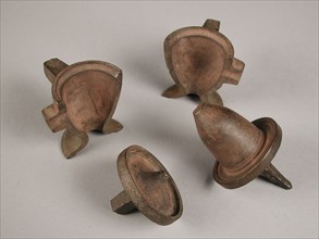 Four-piece bronze mold for the bottom of possible pepper spreader, cast molding tool tools base metal bronze, cast turned Four