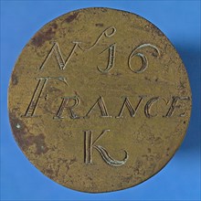 Medal FRANCE, penning images found on the ground copper, only text engraved: N 16 FRANCE K archeology Rotterdam France