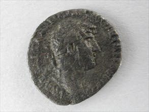 Denarius, beaten by Emperor Hadrian, 117-138, denarius currency money swap commodity silver find 1.7 dumped Roman coin denarius