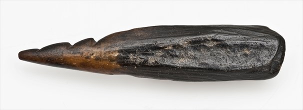 Legs pointed with two barbs, pointed harpoon soil found leg, sawn cut cut Late stone age archeology Maglemose culture Rotterdam