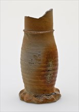 Fragment jacoba jug, drinking jug of stoneware on pinched foot, brown flamed, Jug or jacobakan jug crockery holder soil find
