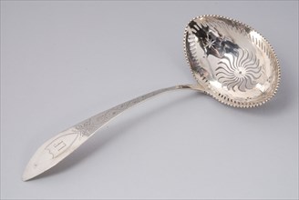 Silversmith: Pieter Jansen, Silver sugar sprinkle spoon with open-worked container, scoop spoon spoon kitchen utensils silver