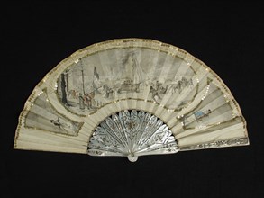 Guillier, Folding fan, mother of pearl frame, fan blade of white silk with cattle-colored paint and gold-colored sequins, Ice