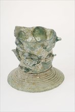 Fragment of foot, bottom, roemer's shaft, roemer wineglass drinking glass drinking utensils tableware holder soil find glass h 4