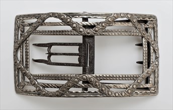 Silversmith: Johannes Lucardi, Silver rectangular belt buckle, buckle fastener strand silver iron, cast Rectangular curved