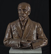 Simon Miedema, Bust of Anthonius Lambertus van Beek (1846-1919), founder of tobacco firm, bust sculpture sculpture bronze