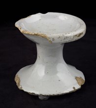 Earthenware salt bowl on column, white glazed, three stand lobes, salt bowl salt barrel tableware holder soil find ceramic