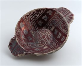 Majolica bowl with outstanding lying ear, slightly purple decoration, pop bowl bowl crockery holder soil find ceramics pottery