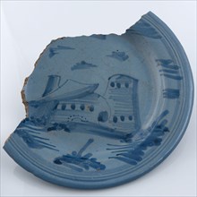 Fragment berettino dish, blue on light blue background, landscape with house and tower, plate dish crockery holder soil find
