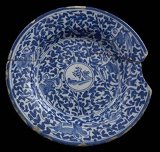 Faience plate, blue on white, leafrankendecor, in the middle small landscape, plate dish crockery holder soil find ceramic