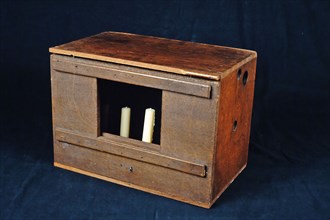 Lightbox, illumination box with panel with conductors and five candles, light box illumination box wood metal, Rectangular