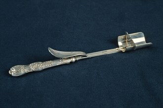 Silversmith: Jean George Grebe, Silver ice cream scoop with carved handle, kitchen utensils silver, mastersign: serve JGG ice