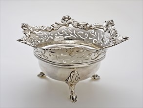 Balthasar Levit, Silver pipe bowl, smoking pipe stove smoking utensils silver, hammered sawn cast Round bowl standing on three
