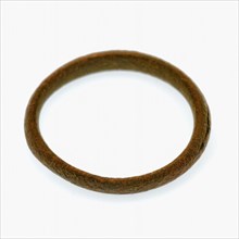 Simple copper or bronze ring, convex exterior, ring jewel clothing accessory clothing soil find copper bronze metal d 0.3, cast