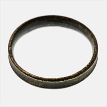 Bronze ring, wide waistline on the outside, ring ornament clothing accessory clothing soil find bronze copper metal, d 0,4