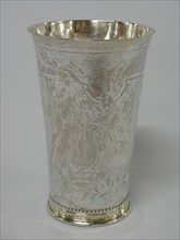 Lucas Stender, Silver cup with engraved inscription: DAER VRE IS DAER IS GODT. DAER TWIST IS DAER IS SPOT. DAER LOSS IS DARGER