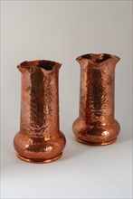 Christoffel Vennix, Two-piece copper vases, vase crockery holder copper h 18,0, Rotterdam coppersmith migration Brabant Noord