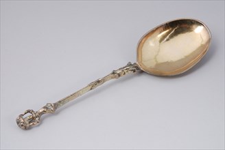 Gilt silver spoon, spoon cutlery silver gold, gilt Gilded silver spoon with triangular stem that is crowned by Flora with fruit