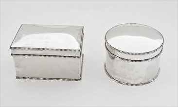 Silversmith: La Blanc, Rectangular and round silver cookie jar, cookie jar holder silver no.1, Two smooth drums with pearl edges