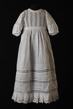 Maria Helena Bos (Rotterdam 1833 - Oosterhout after 1907), White christening dress with three-quarter sleeves, short bodice and
