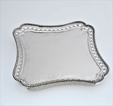 Silversmith: Cornelis Knuijsting, Square silver tray on legs with openwork edge, tray leaf holder silver, cast sawn Square leaf