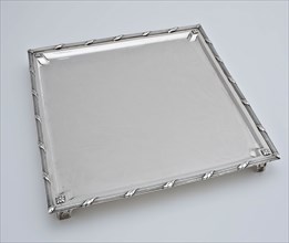 Silversmith: Cornelis Knuijsting, Square silver tray on legs, with on the bottom Michiel Groshans 31 March 1784, tray tray