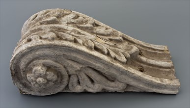 Console with acanthus motifs in relief, broken in half, console building element ceramic terracotta plaster paint, d 11.0