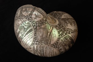 Engraved nautilus shell, nautilus shell conch shell mother of pearl, engraved Nautilus shell engraved with erotic