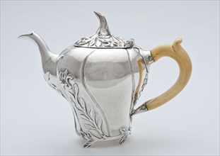 Silversmith: Balthasar Levit, Silver teapot with lid and ivory ear, teapot tableware holder silver ivory, driven cast Inverted
