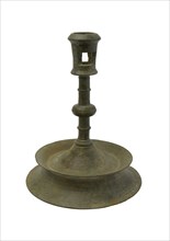 Brass candlestick with drip tray in diabolo shape, candlestick candlestick illumination soil founding copper, poured beaten sawn