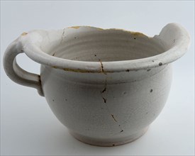 Pottery room comfort, white glazed, bandoor, on stand, pot holder sanitary soil find ceramics pottery glaze tin glaze