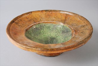 Earthenware dish, red shard, green and brown glazed, on stand, plate crockery holder soil find ceramic earthenware glaze lead