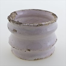 Earthenware ointment jar, low model, white glazed, ointment jar pot holder soil find ceramic pottery glaze tin glaze, delfts